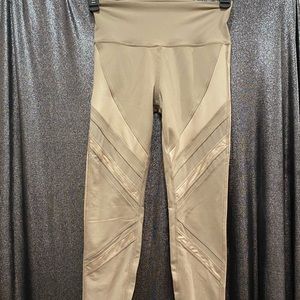 Alo Workout leggings